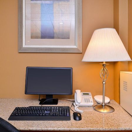 Red Roof Inn Sandusky - Milan Екстер'єр фото