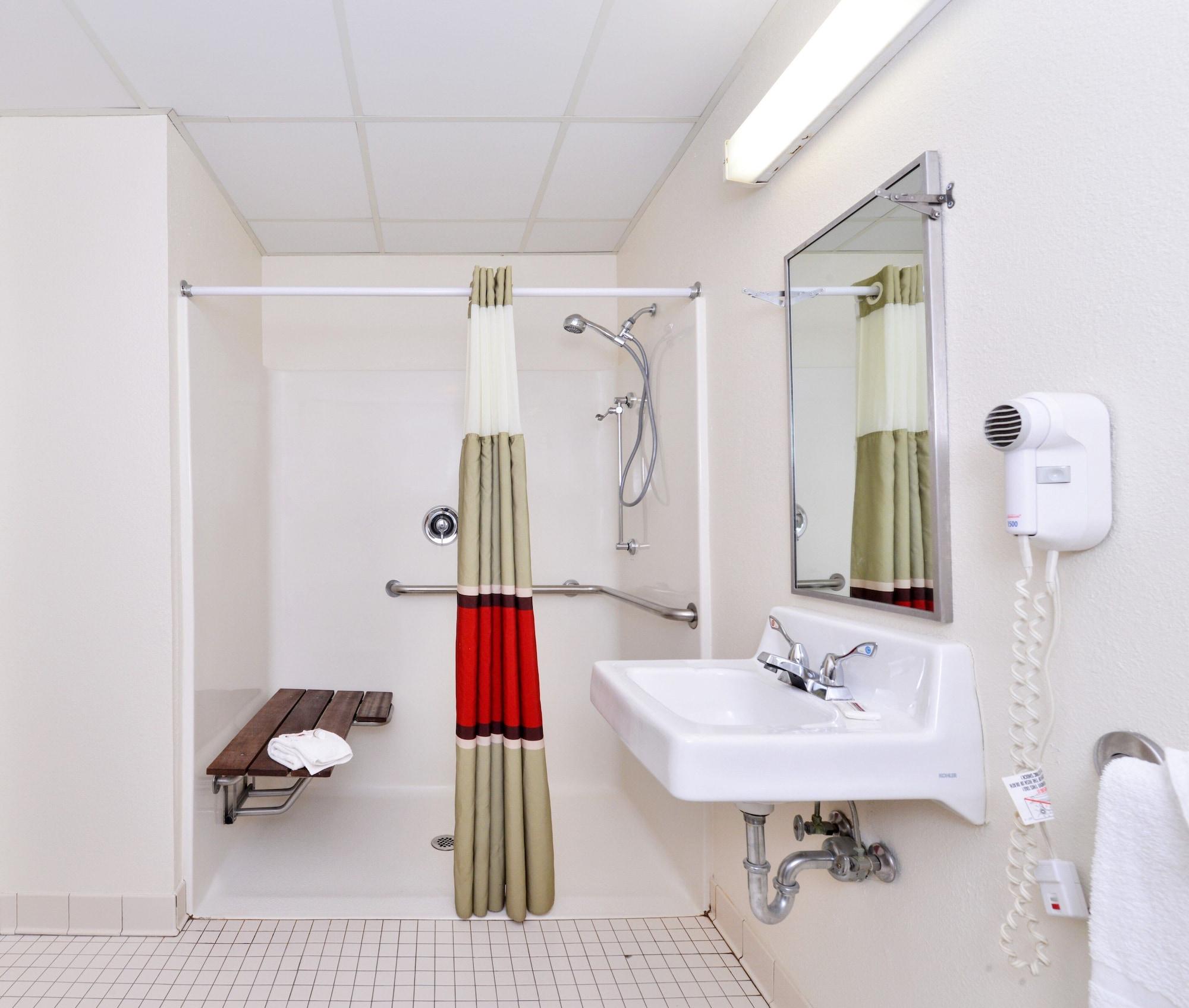 Red Roof Inn Sandusky - Milan Екстер'єр фото