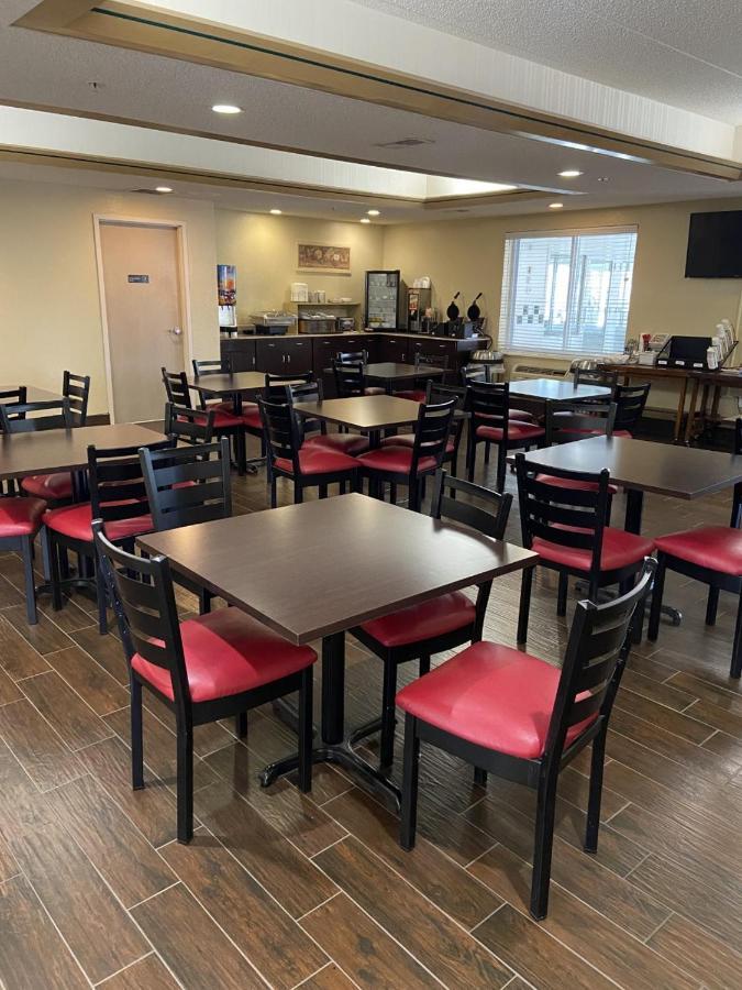 Red Roof Inn Sandusky - Milan Екстер'єр фото