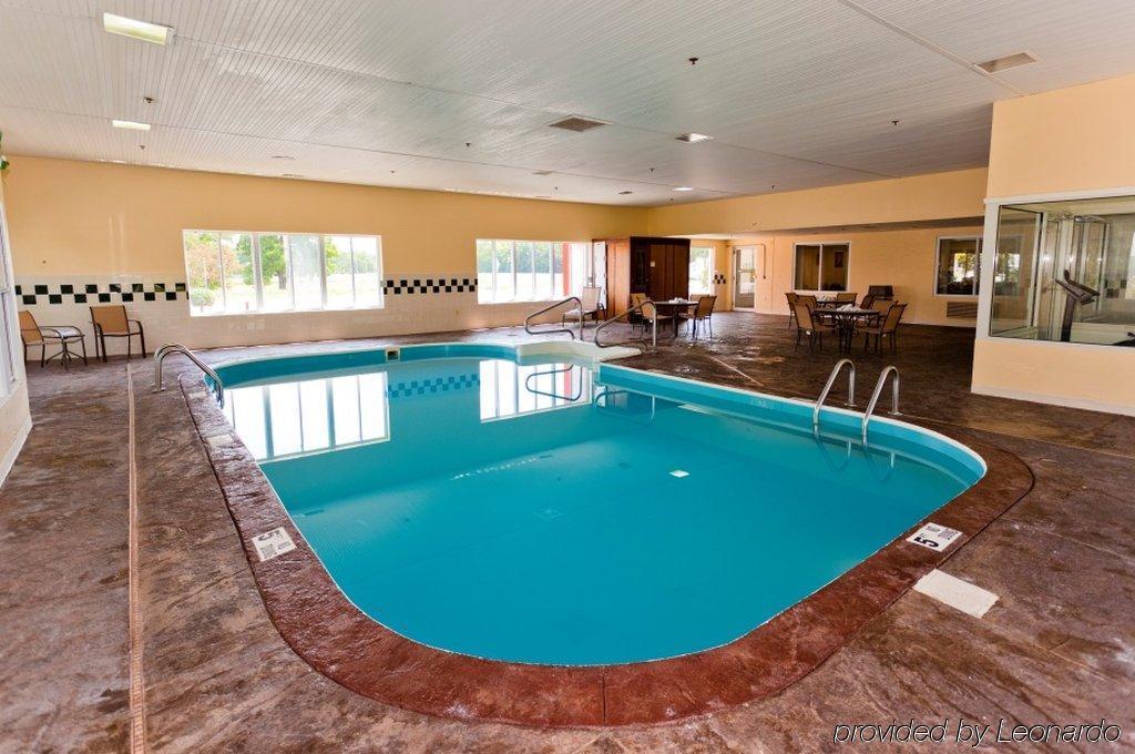Red Roof Inn Sandusky - Milan Зручності фото